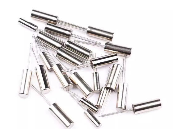 3x8mm cylindrical passive crystal 2x6 quartz crystal 32.768KHz directly inserted quartz crystal 32768K