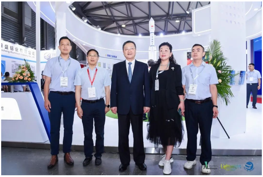 Shanghai Guangzhou Construction Expo Strives Together | Fengaluminum Special Materials High end System Door and Window New Products Attract Attention