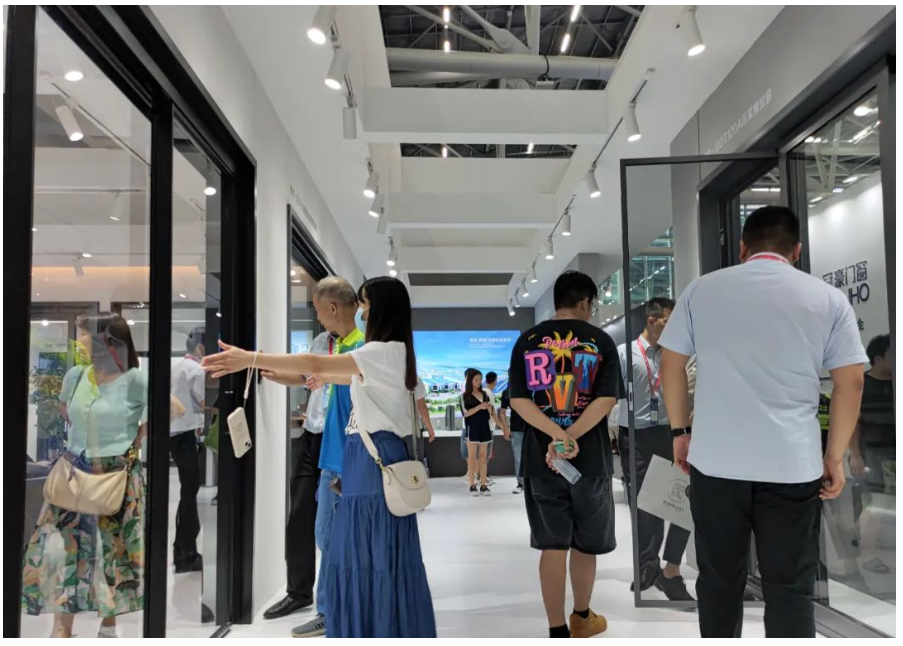 Shanghai Guangzhou Construction Expo Strives Together | Fengaluminum Special Materials High end System Door and Window New Products Attract Attention