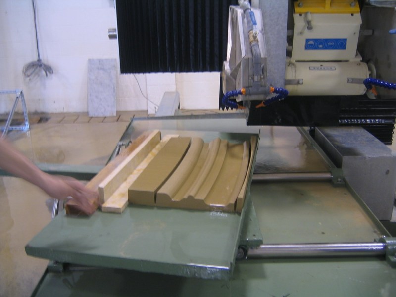 دستگاه شکل دهی پروفیل CNC