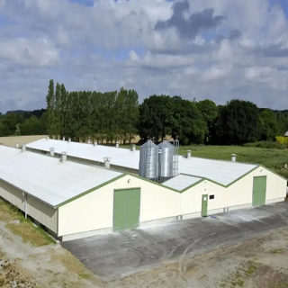 Poulailler préfabriqué en acier galvanisé Poulailler préfabriqué en acier galvanisé