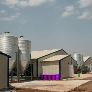 Poulailler préfabriqué en acier galvanisé Poulailler préfabriqué en acier galvanisé