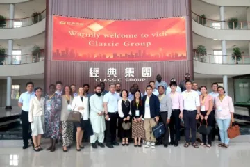 Un grupo de capacitación en ayuda exterior del Ministerio de Comercio visitó Classic Group para realizar intercambios