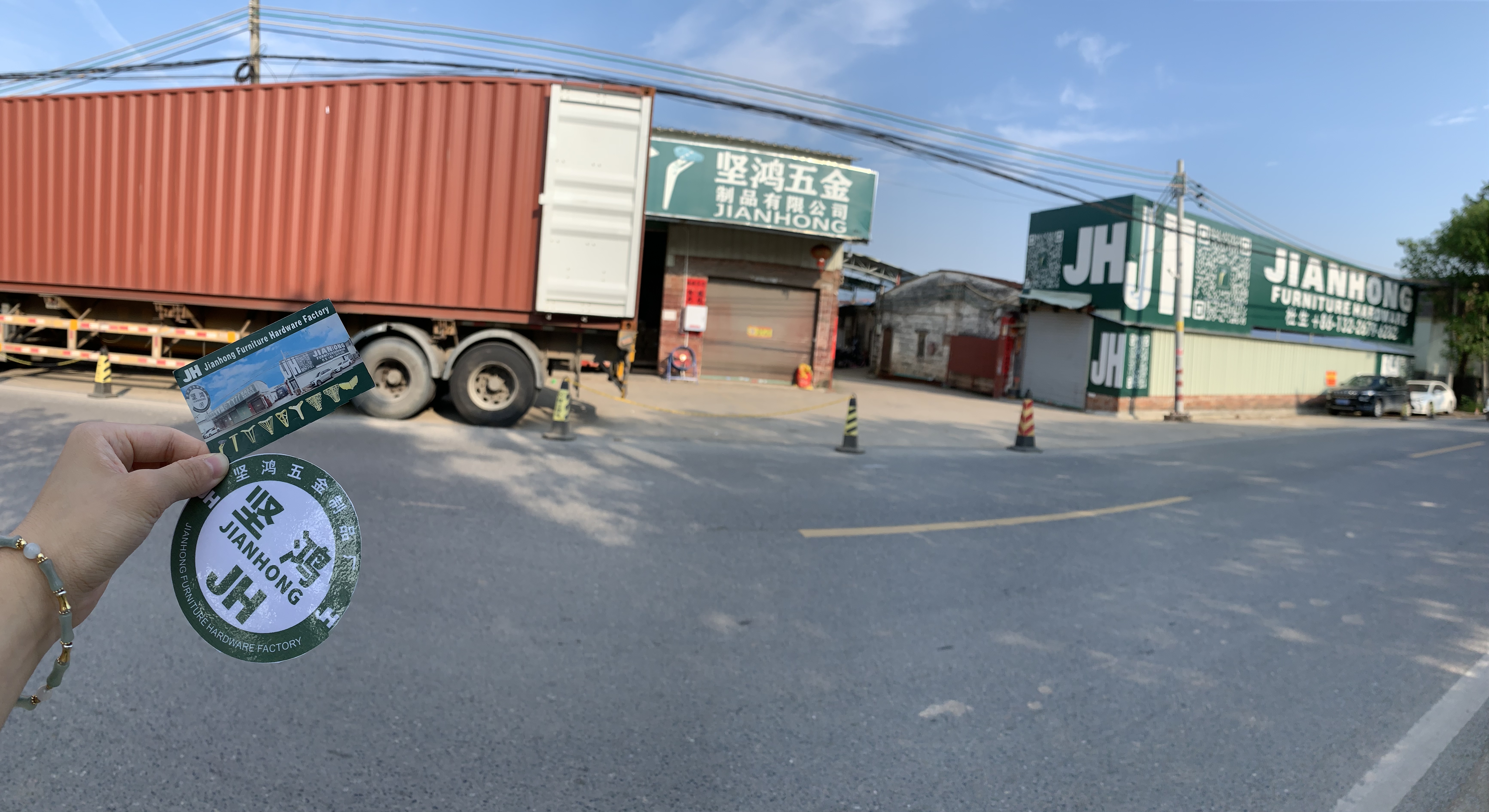 Helped KINHONG'S Customers Load 40HQ Containers Today.