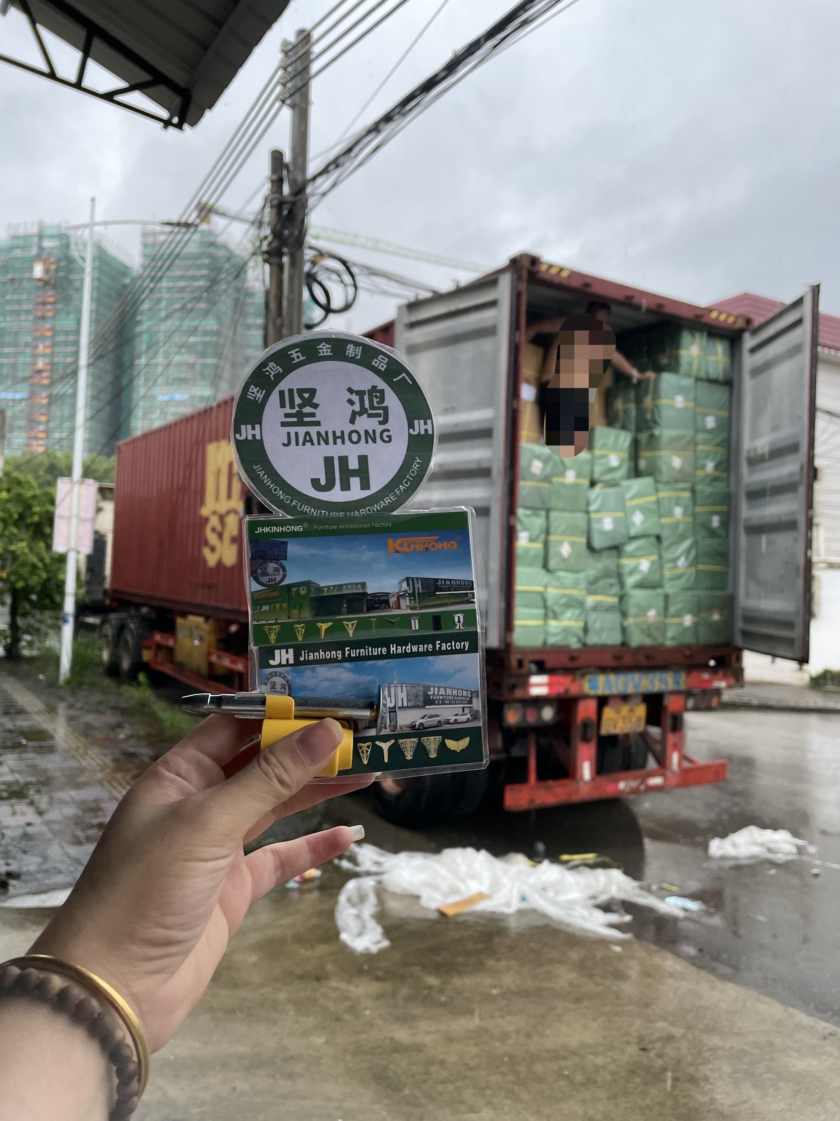 KINHONG sofa leg factory load 40 HQ container of sofa legs at the 8th warehouse