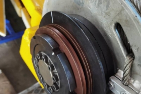 Может ли ограничитель крутящего момента ограничивать направление вперед и назад?