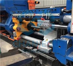 Prensa de extrusión de aluminio de carga trasera