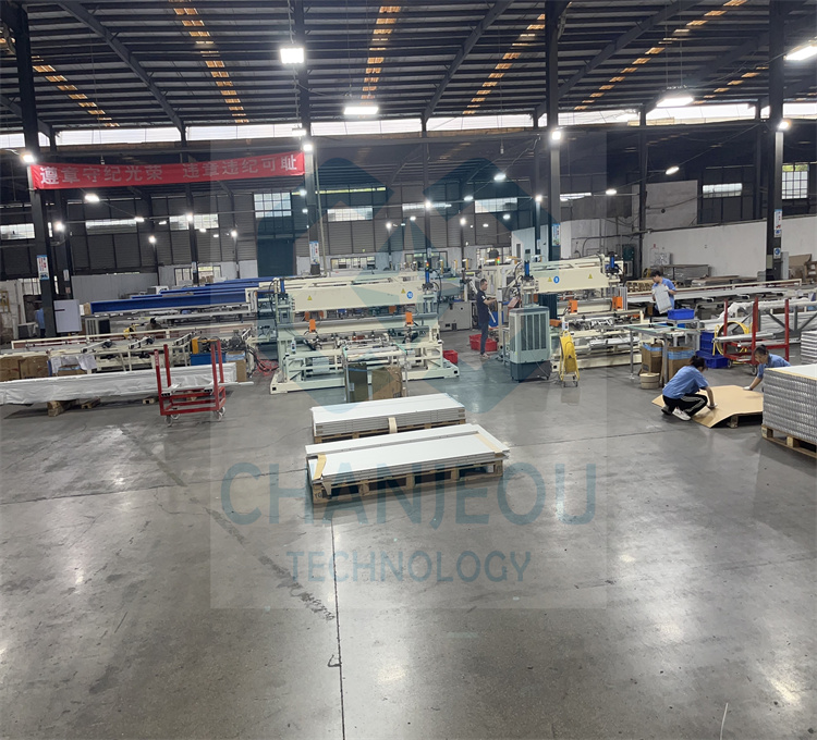 Aluminium Solar Panel Frame Fabrication Cutting Revieting Punching Machine