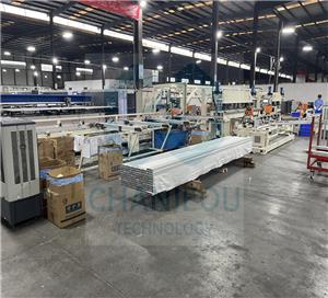 Máquina de fabricación de perfiles solares de aluminio (alta velocidad)