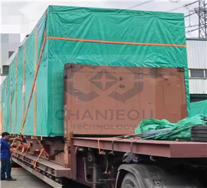 Máquina de fabricación de perfiles solares de aluminio de alta velocidad enviada a la India