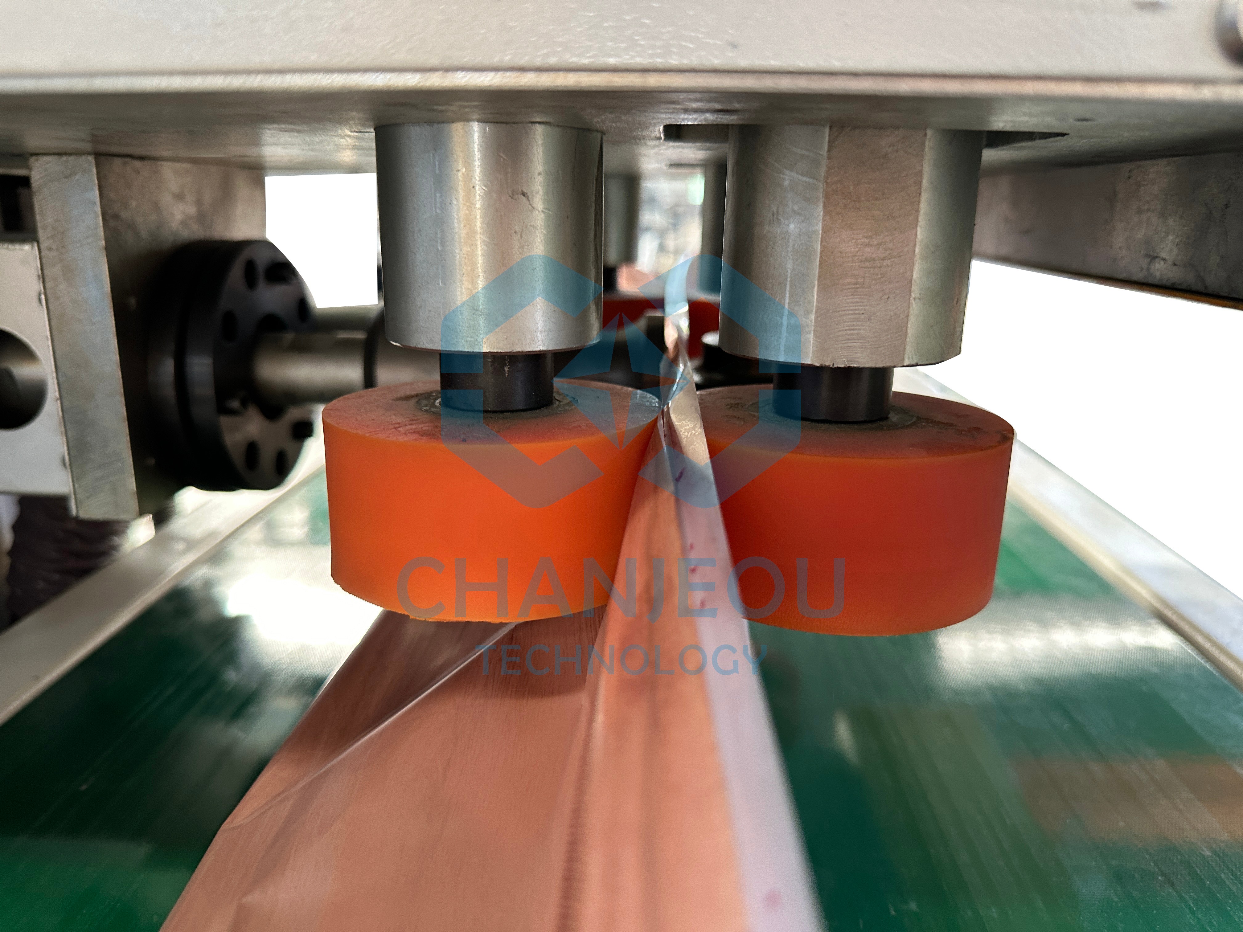 Foshan factories Wholesale ultrasonic wood grain welding film edge-sealing equipment