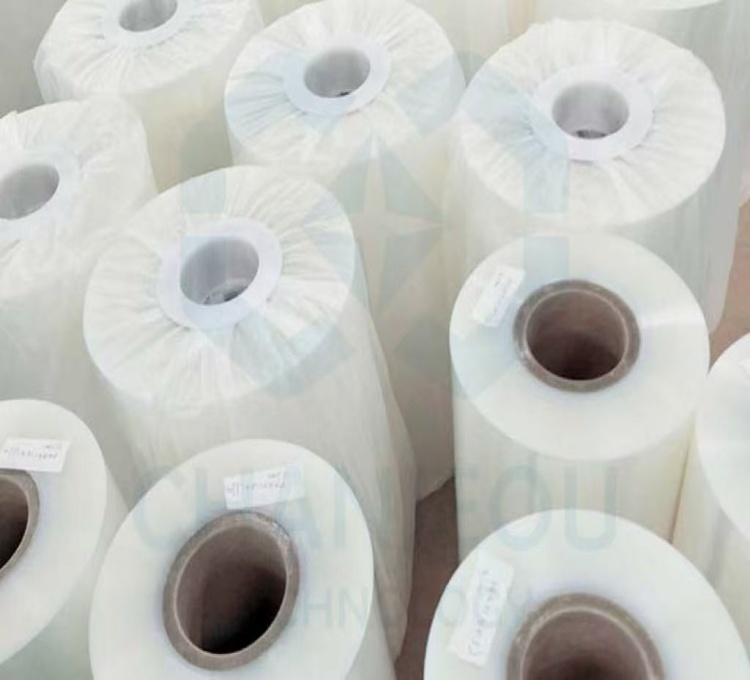 Película protectora de PE suave autoadhesiva impresa a medida para perfiles de aluminio, sin dejar residuos.