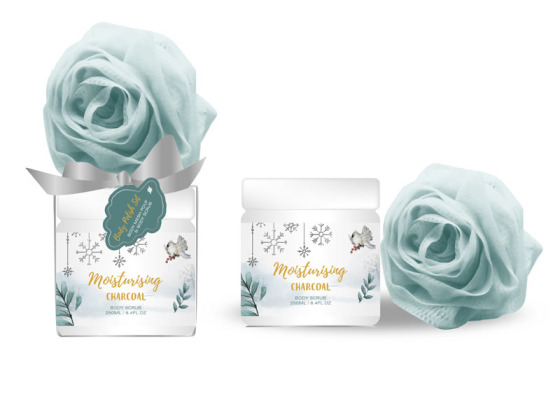 Feuchtigkeitsspendendes Körperpeeling mit Aktivkohle und Lavendel-Badepeeling