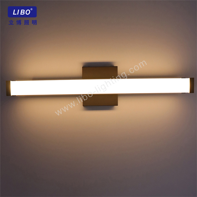 Вертикальный линейный светильник для туалетного столика с переключателем ЦКТ БЛ-03