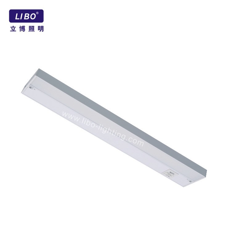 Kierunkowa lub wtykowa oprawa oświetleniowa do szafki