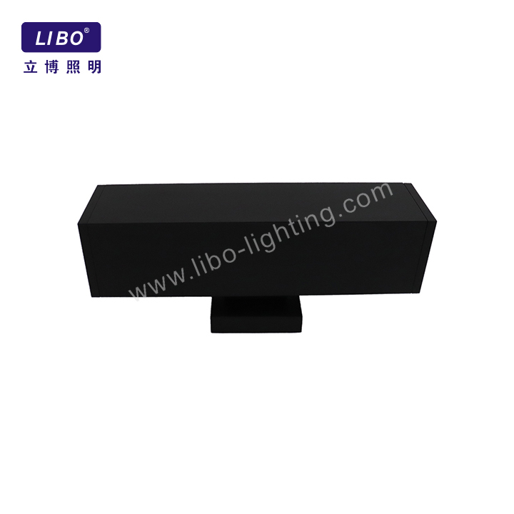 Tradycyjna lampa ścienna zewnętrzna do dekoracji wnętrz