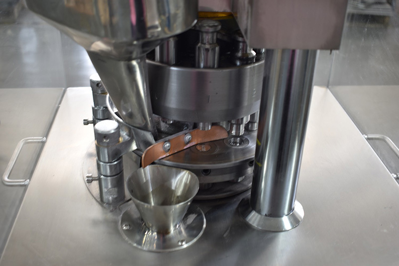 Small Easy-operated Rotary Tablet Making Machine Used In Laboratory