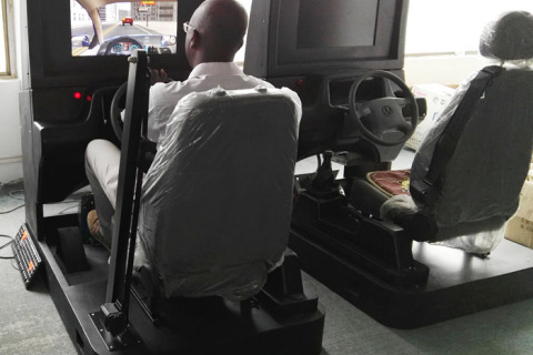 Advantages of Car Driving Training Simulators in Driving School Teaching