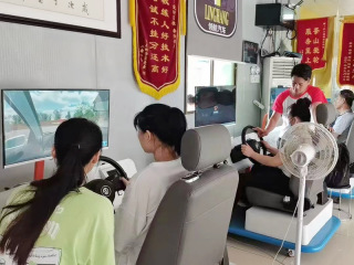 Is the car driving simulator really useful for driving schools?