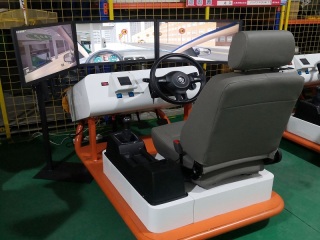 Simulator pelatihan pengemudi: pengalaman belajar yang aman dan bebas stres