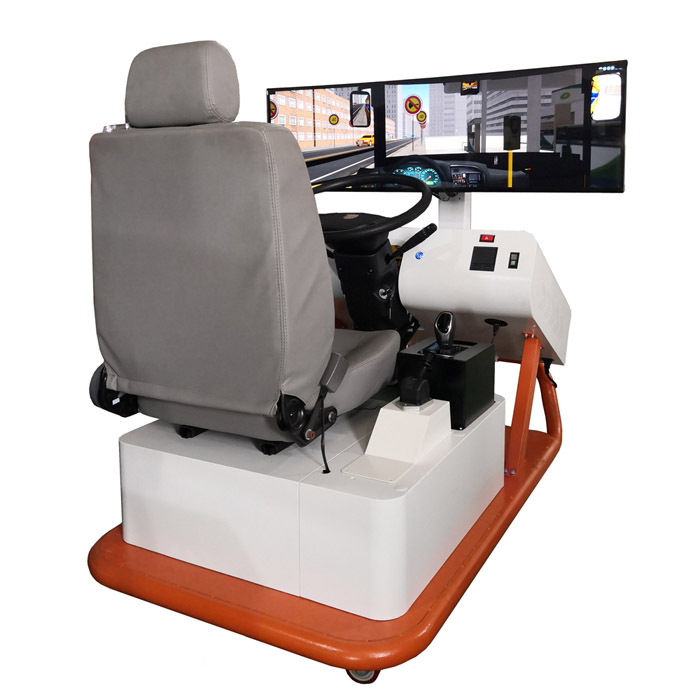 Simulateur de conduite de voiture avec 3 écrans - Chine Simulateur de  formation, coffre de voiture de la conduite de la formation