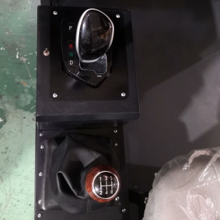 Equipamento de treinamento de simulação de veículo de transmissão automática e manual