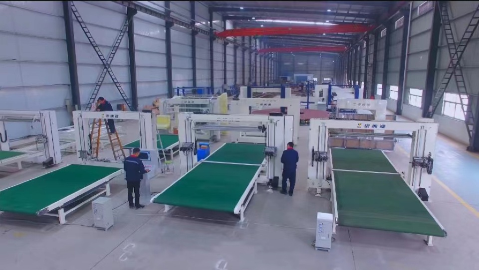 พื้นที่ตรวจสอบการประกอบเครื่องตัดรูปทรงพิเศษ