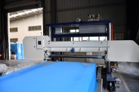 Machine de découpe de mousse à feuilles longues