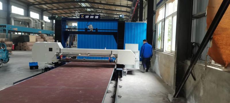 Machine de découpe de mousse à feuilles longues