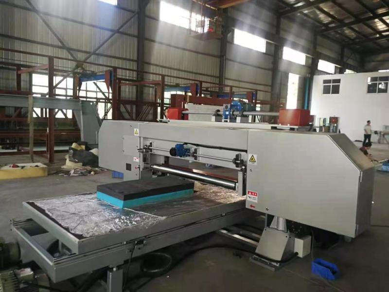 Cortadora de espuma de alta densidad