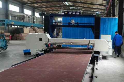 Горизонтальная машина для резки пенопластовых блоков с длинным пилингом