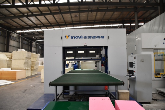 เครื่องตัดบล็อกโฟมซีเอ็นซี