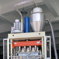 Mașină automată de fabricat lumânări cu pilon