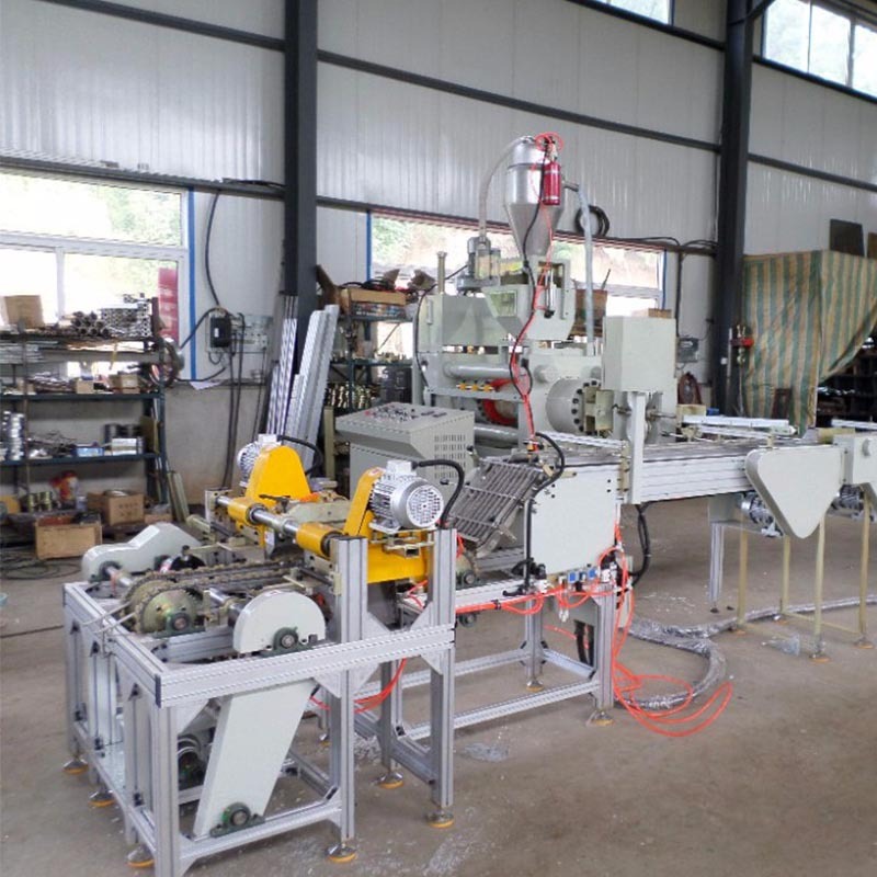 Machine automatique d'extrudeuse de bougie