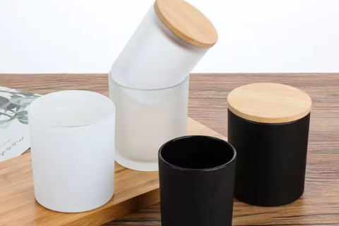 Borcanul de sticlă mată: o fuziune între formă și funcție