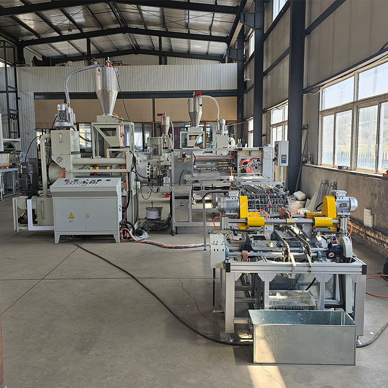 Machine d'extrusion automatique pour bougies funéraires de cimetière