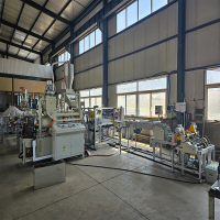 Machine d'extrusion automatique pour bougies funéraires de cimetière
