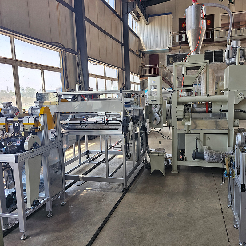 Machine d'extrusion automatique pour bougies funéraires de cimetière