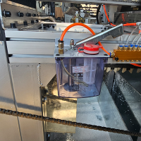 Machine d'extrusion automatique pour bougies funéraires de cimetière
