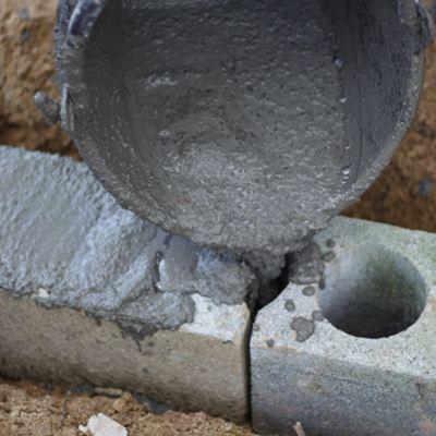 The role of polycarboxylate and other superplasticizer in grouting materials