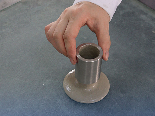 Vergelijkend experiment met zelfnivellerende slurry (video)