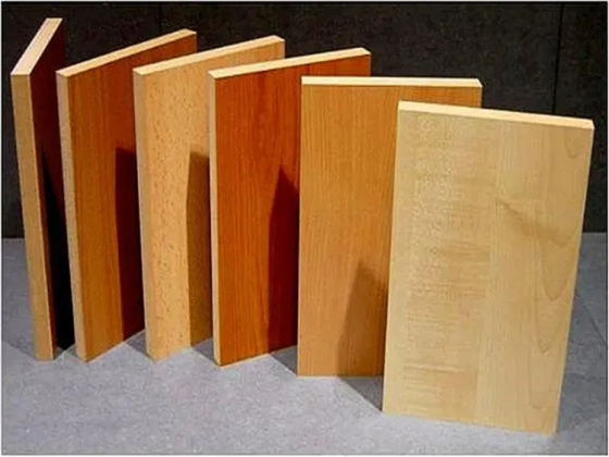 ¿Cuántos tipos de material de superficie tienen las tablas?
