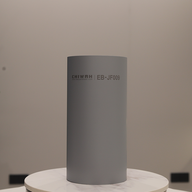 Gute Wetterbeständigkeit. Farbstabile einfarbige EB-Folie