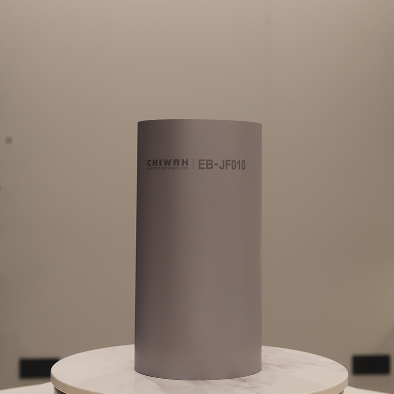 Gute Wetterbeständigkeit. Farbstabile einfarbige EB-Folie