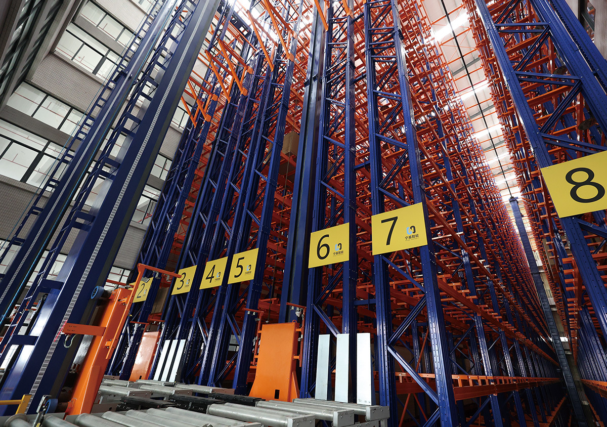 Three-Dimensional Intelligent Storage System