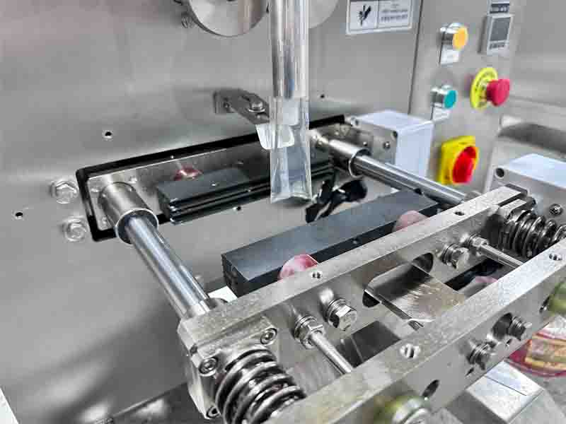 oil stick packing machine