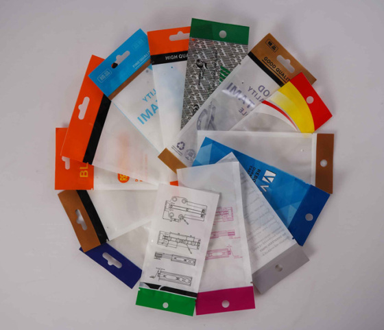 What kind of garbage do plastic bags belong to？