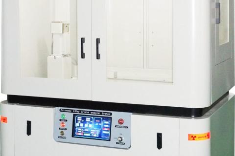 X 線結晶分析装置の効率に影響を与える要素は何ですか?