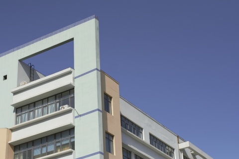 Applications des diffractomètres à rayons X dans l'identification et la caractérisation de nouveaux matériaux