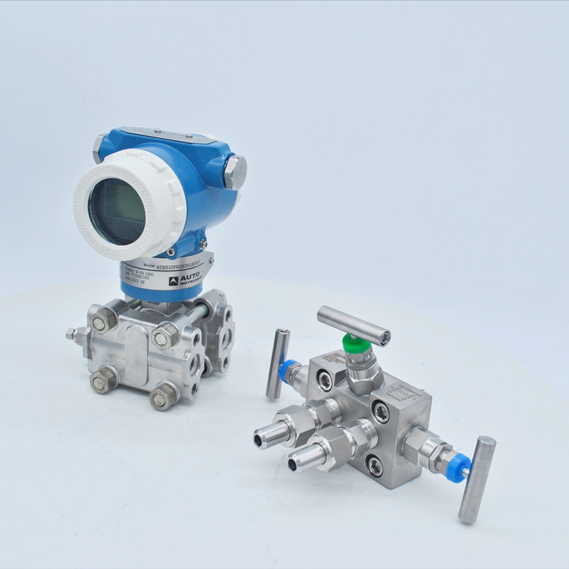 Differential Pressure Transmitter With Manifold Valve